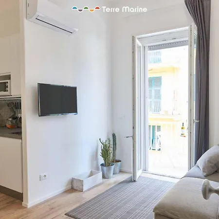 Urban Chic, Terre Marine Apartment *